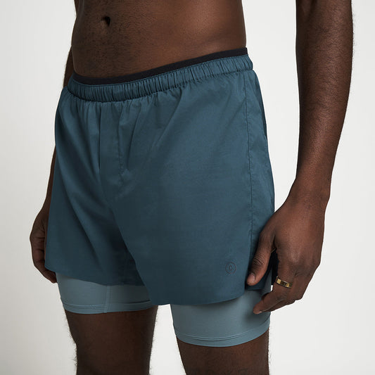 Model_Text: model is 6'1" and wears a medium