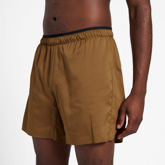 Model_Text: model is 6'1" and wears a medium