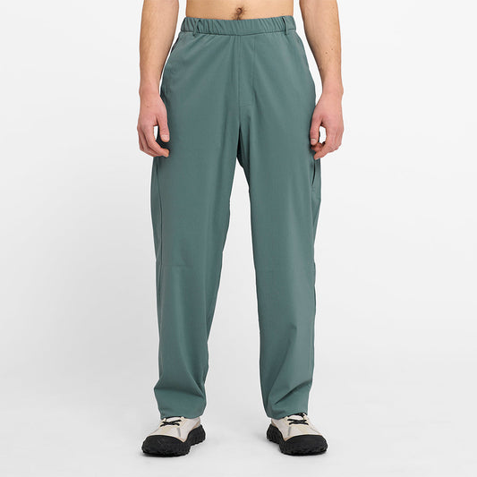 Model_Text: model is 5'10" and wears a medium