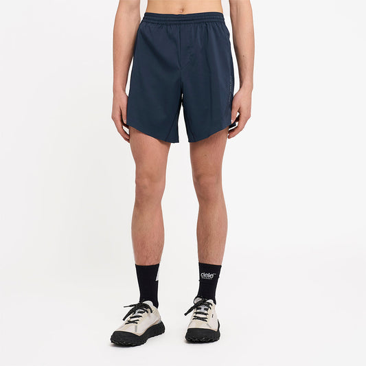 Model_Text: model is 6'0" and wears a medium