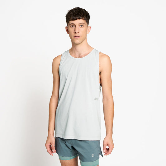 Model_Text: model is 5'7" and wears a medium