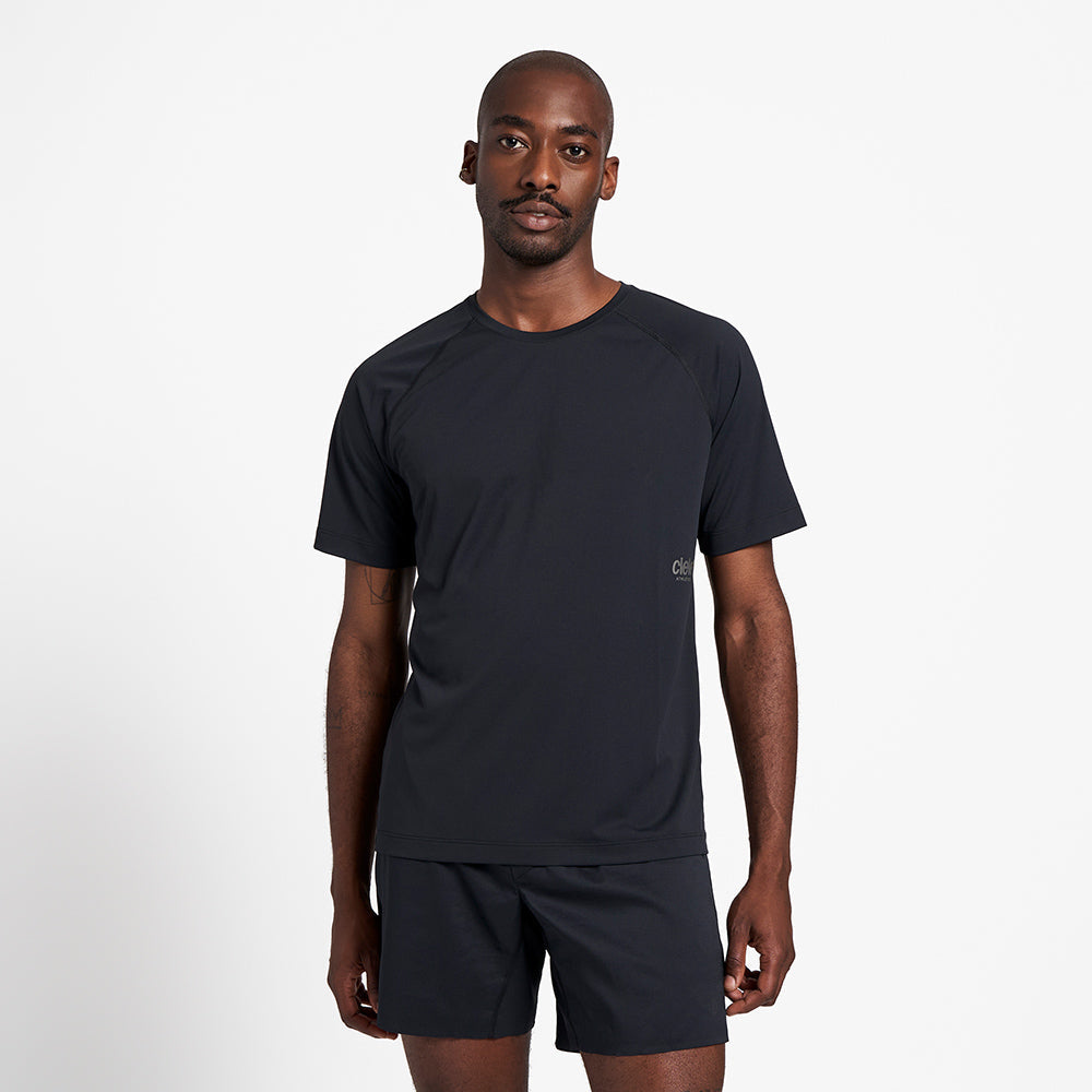 Model_Text: model is 6'1" and wears a medium