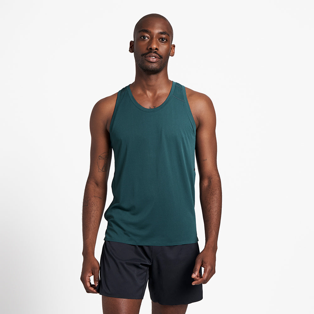 Model_Text: model is 6'1" and wears a medium