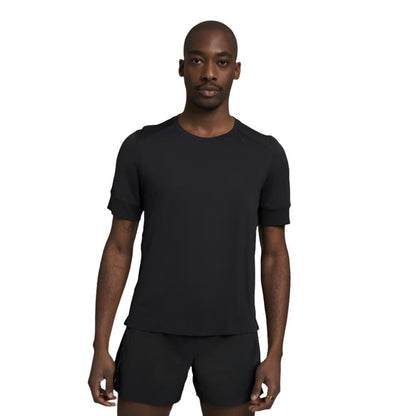 Model_Text: model is 6'1" and wears a medium