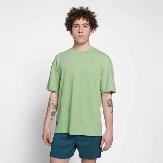 Model_Text: model is 6'0" and wears a medium