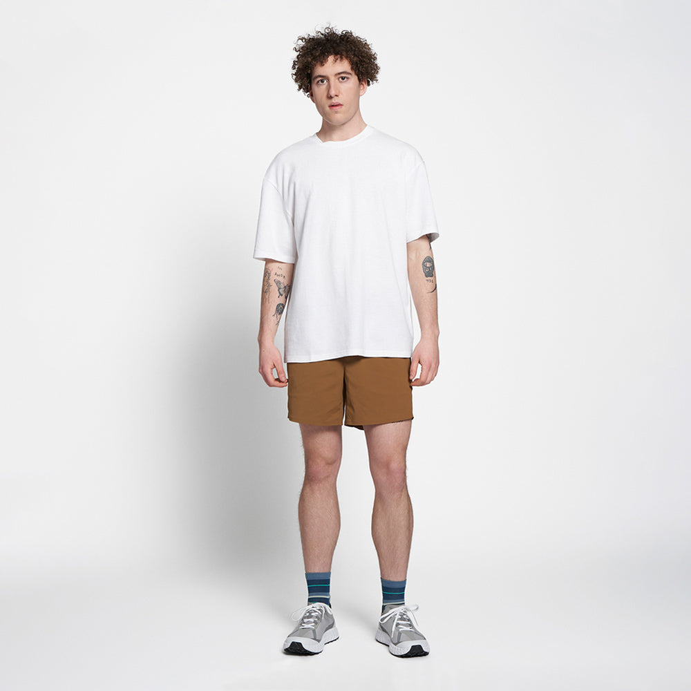 Model_Text: model is 6'2" and wears a medium