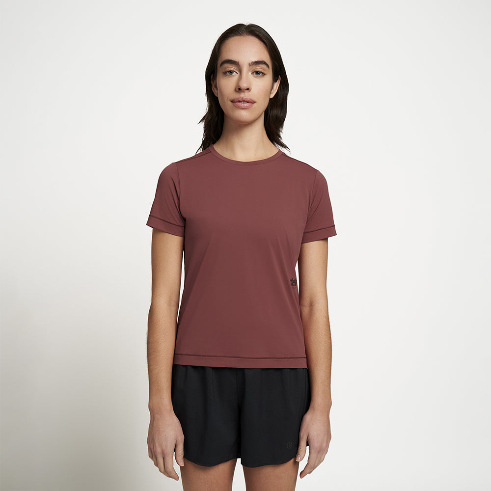 Model_Text: model is 5'8" and wears a small