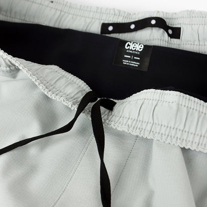 detail view of the adjustable waistband of the ciele athletics WRKShort unisex running and technical short from the Lifestyle Edition collection, in light grey color