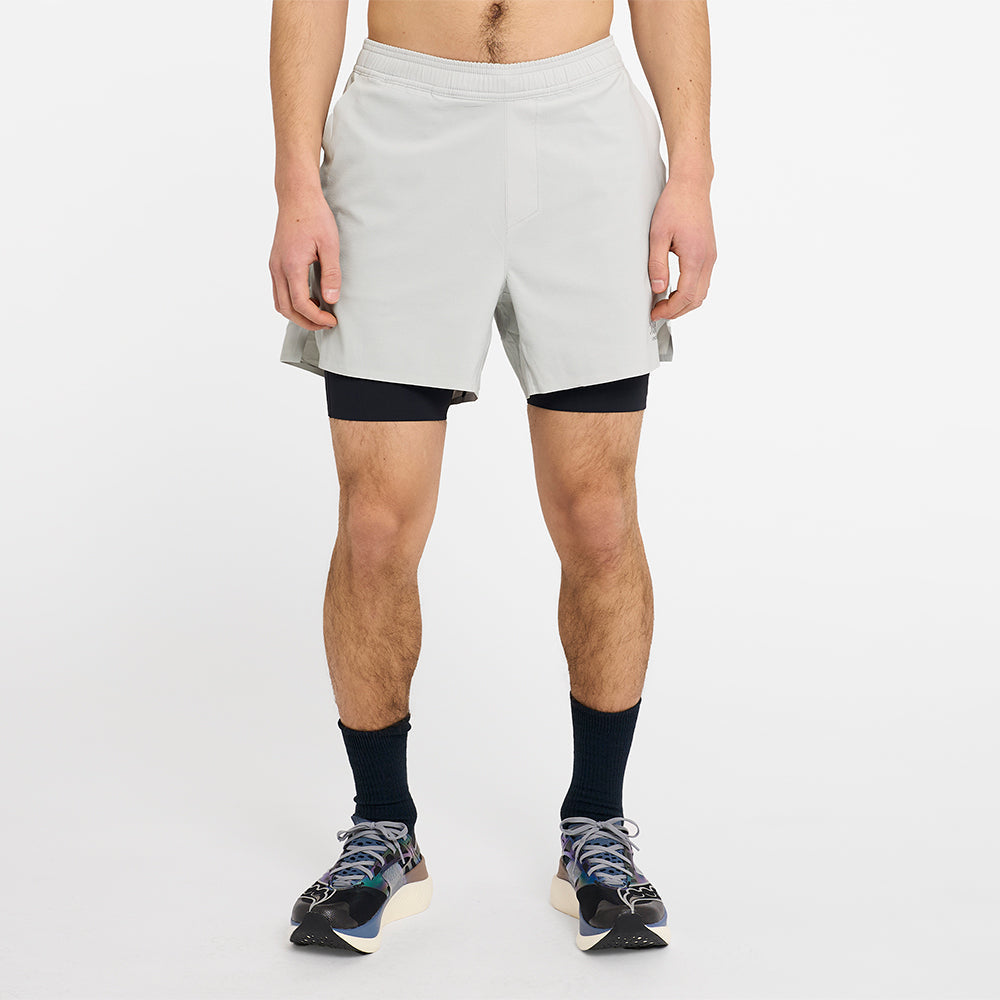 Model_Text: model is 5'10" and wears a medium