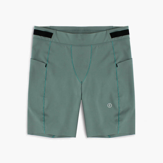 front view of ciele athletics FSTTight 8 inch short running tight in silver pine