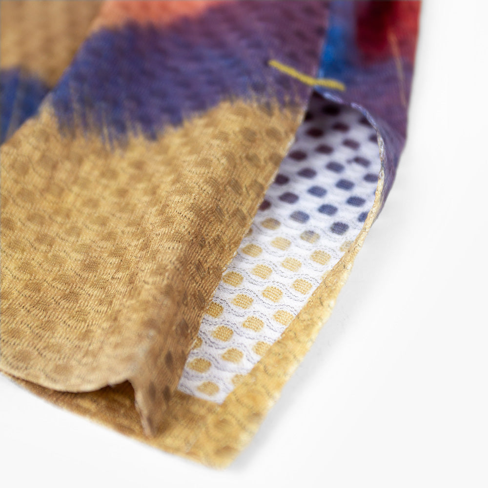 carbon yarns fabric details of the side of the ciele athletics lightweight, race ready and performance driven singlet named RDSinglet in sphinx color