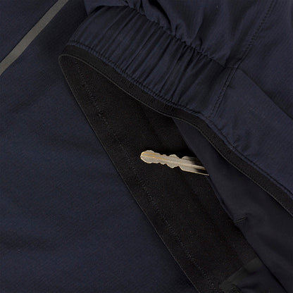 close view of the hidden pocket in the liner of the ciele athletics DLYShort 4 inch with a long brief in shadowcast color