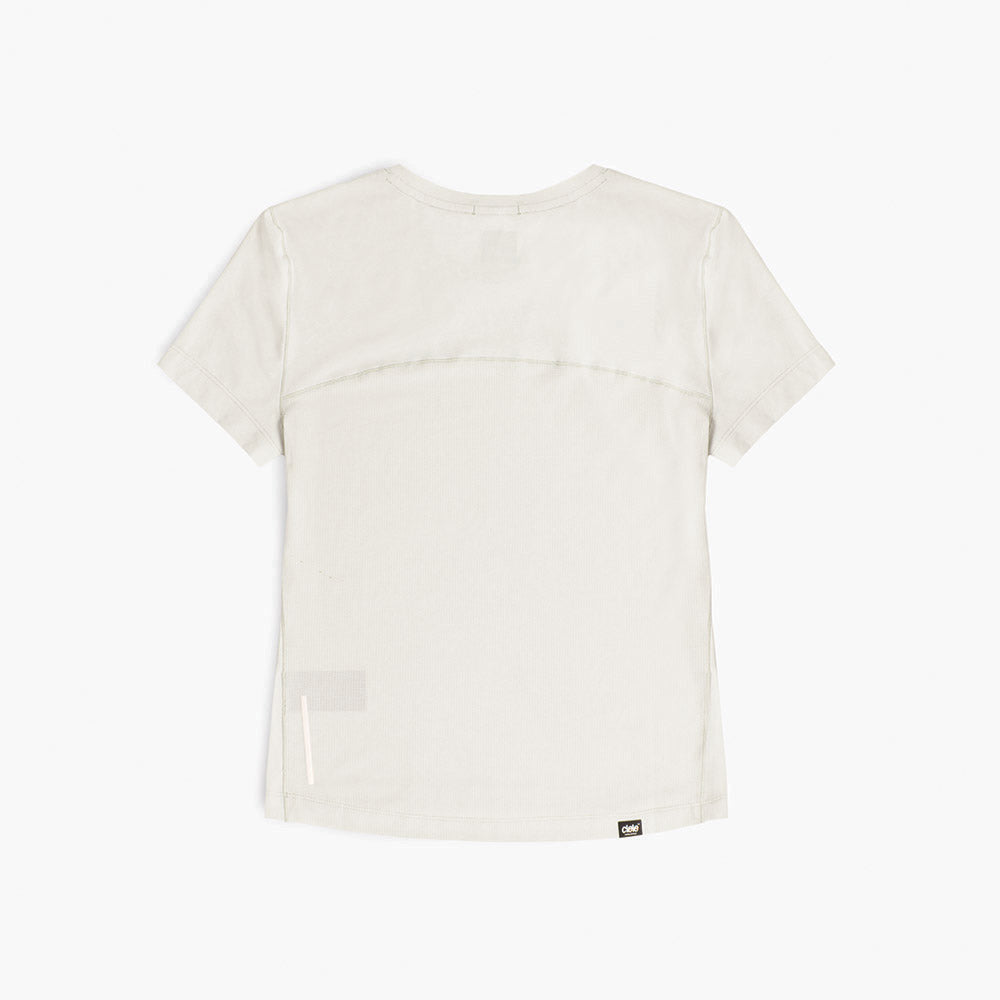 back view of ciele athletics DLYTShirt lightweight and performance driven T-Shirt in rainy day