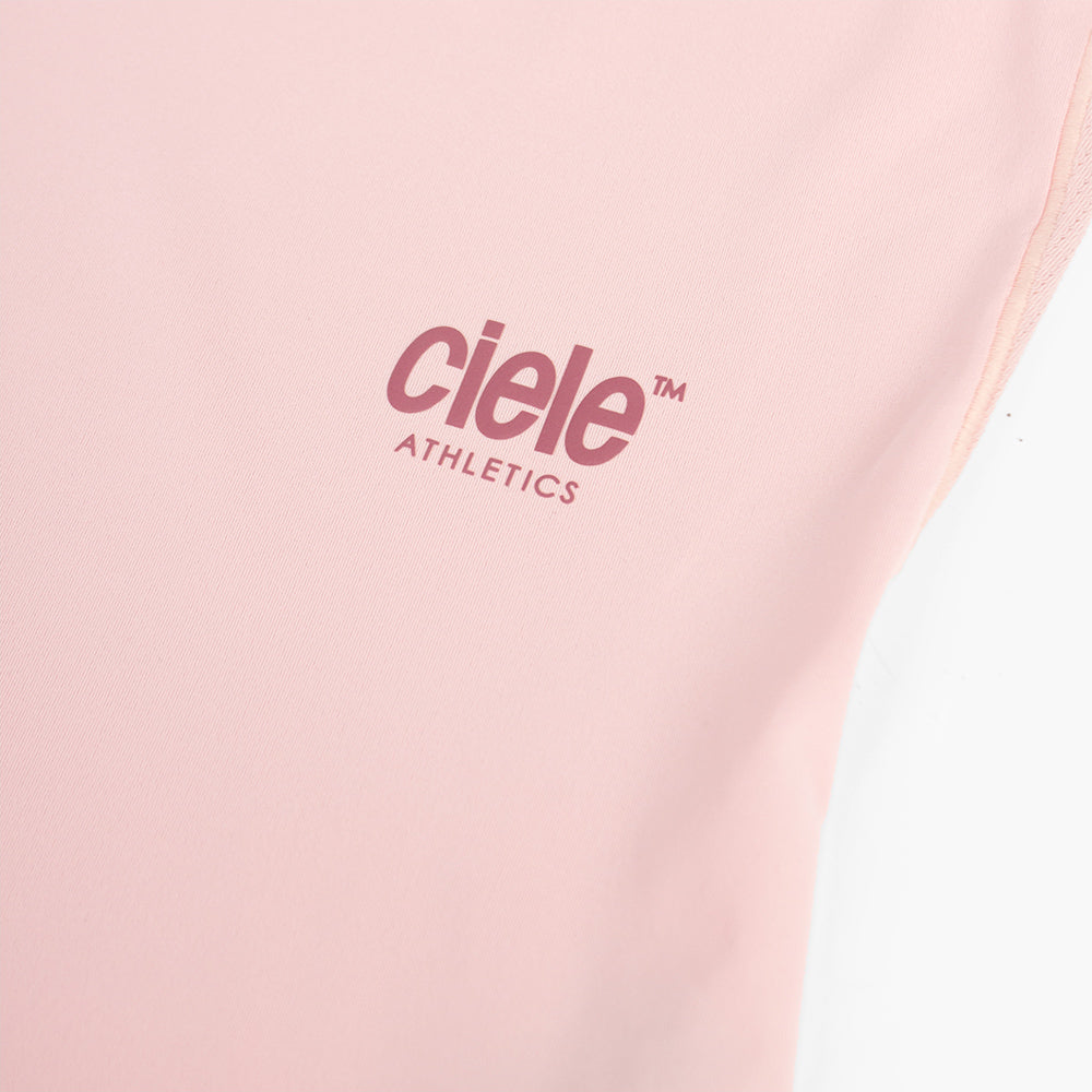 close view of the quick dry loop on the ciele athletics DLYTshirt lightweight and performance driven T-Shirt in peachskin