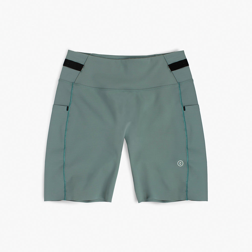 front view of ciele athletics FSTTight short running short in silver pine